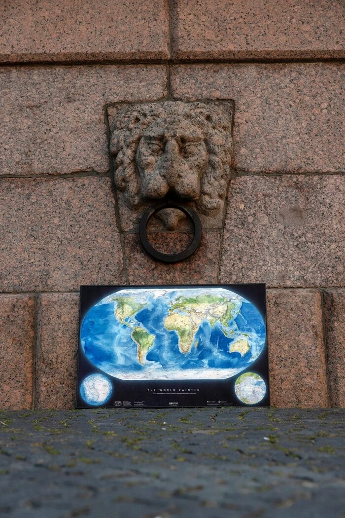 The World Painted in detail